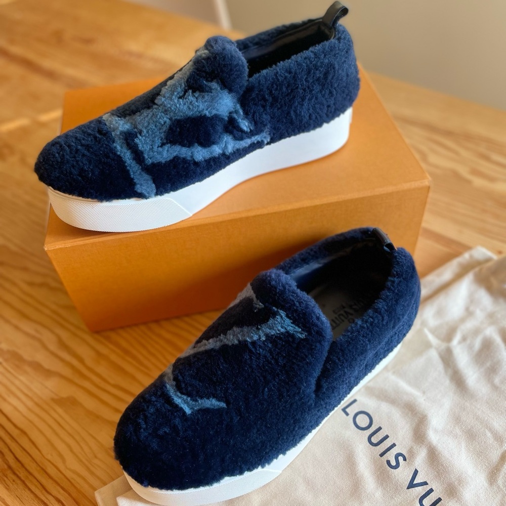 Authentic Louis Vuitton fur slippers size 36